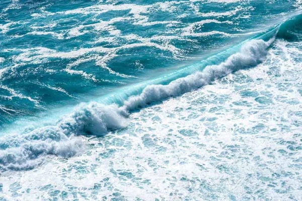 바닷물로 전기를 만들면… 엄청난 양이겠는데요? 출처 : Shutterstock