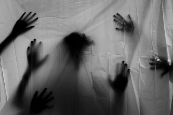 악몽의 49%는 신체적 위협에, 흉몽의 35%는 인간관계 갈등에 시달렸습니다. 출처:pixabay