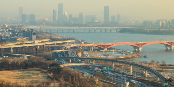 미세먼지 습격을 받은 서울과 한강의 모습. 출처:fotolia