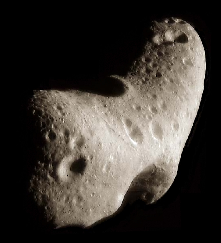 니어 슈메이커(NEAR Shoemaker) 탐사선이 촬영한 소행성 에로스 모습. 출처: