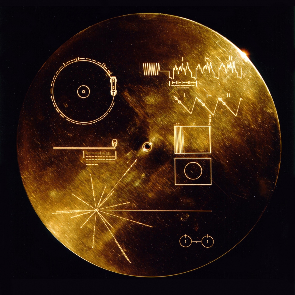 보이저 호에 실린 '골든 레코드(Voyager Golden Record)' 출처: NASA