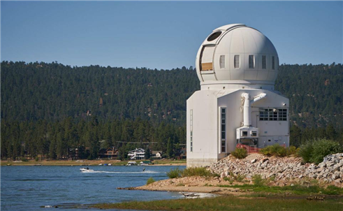 캘리포니아 빅베어태양천문대에 위치한 구디 태양망원경. 출처 : 한국천문연구원